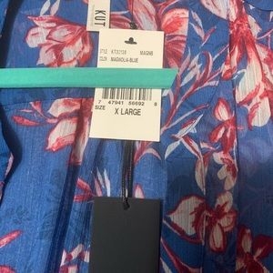 New Kit from the clothe button up shirt.